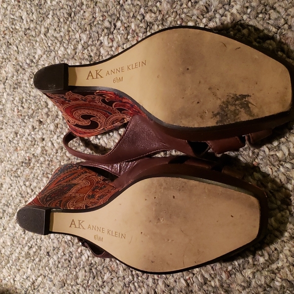 **LIGHTLY WORN** Anne Klein Brown Leather and Multi-Colored Satin Wedges - Picture 5 of 5